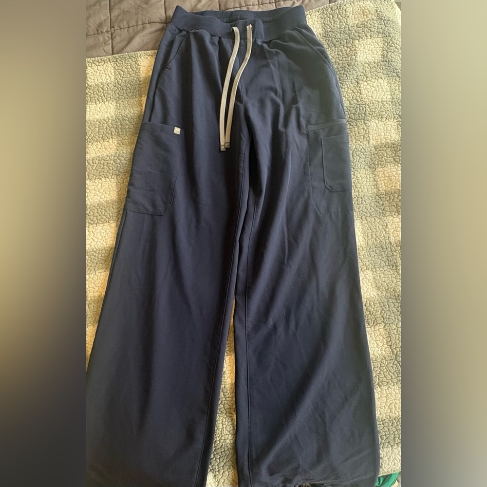 Women’s navy scrub pants